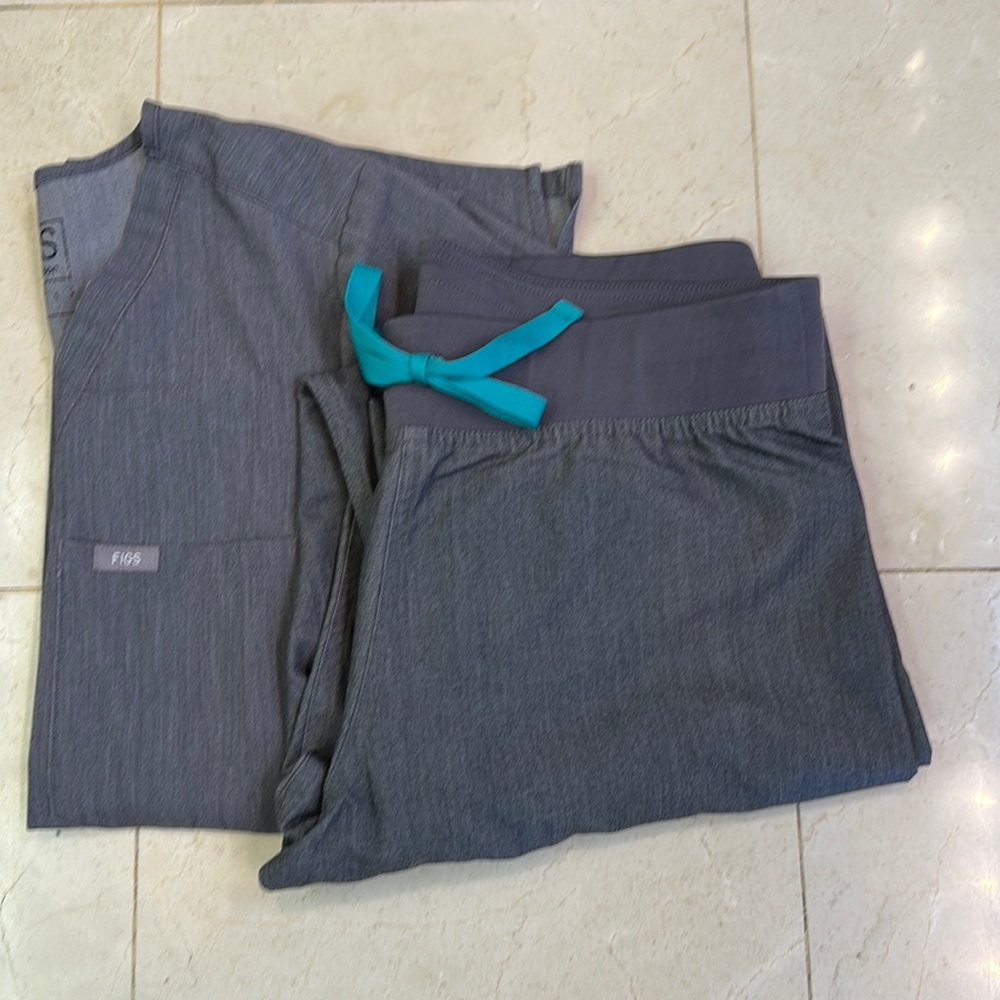 Figs Grey Scrub Set - image 2